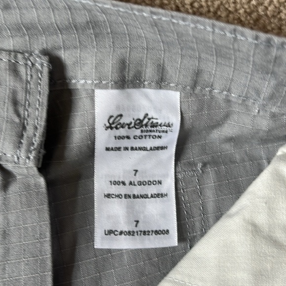 NEW boys Levi Strauss shorts,sz. 7, 4 front pockets, 2 back pockets! 100% cotton - Picture 3 of 4